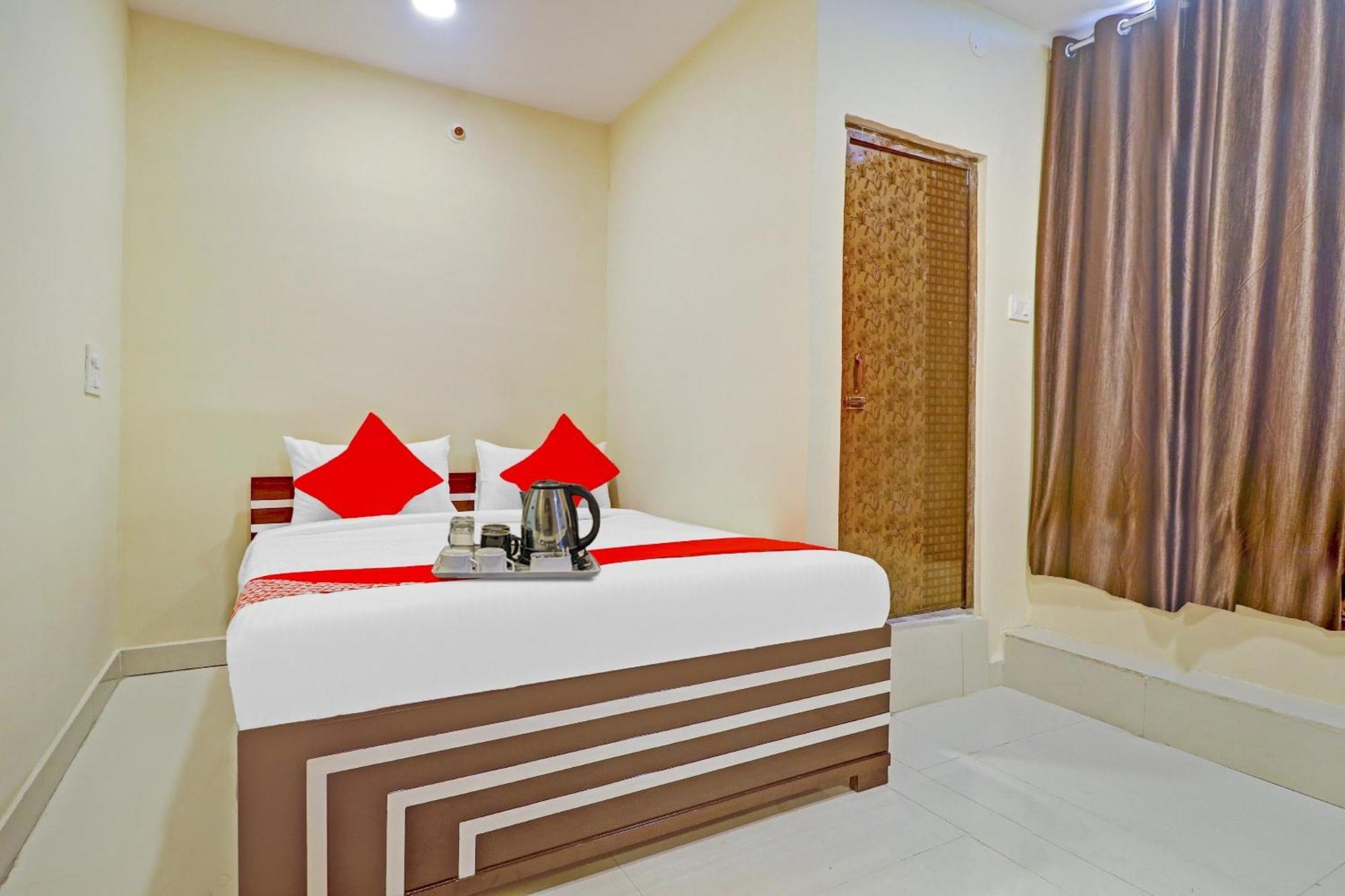 Hotel O Aayush Stay Inn Хидерабад Екстериор снимка