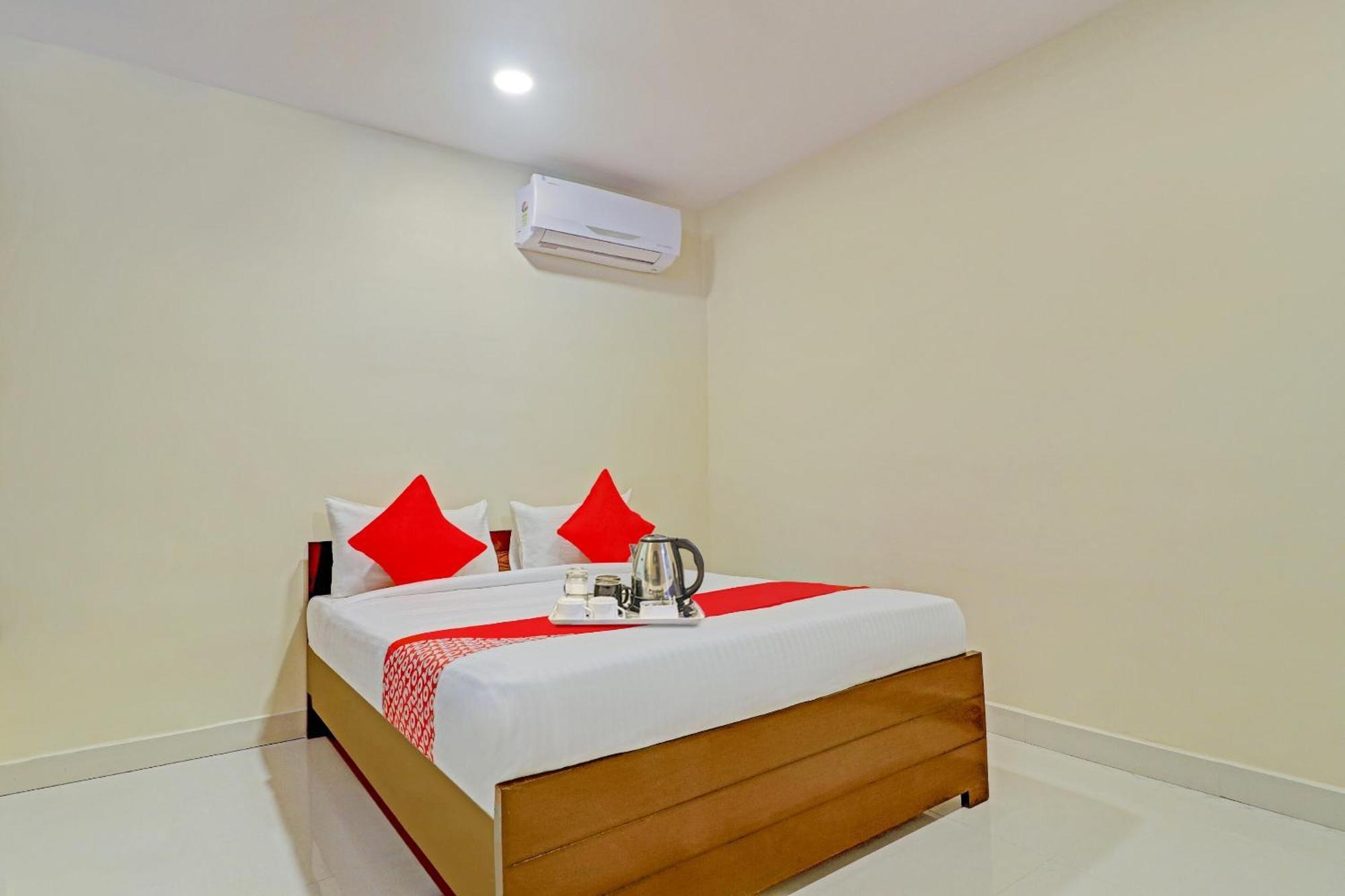 Hotel O Aayush Stay Inn Хидерабад Екстериор снимка