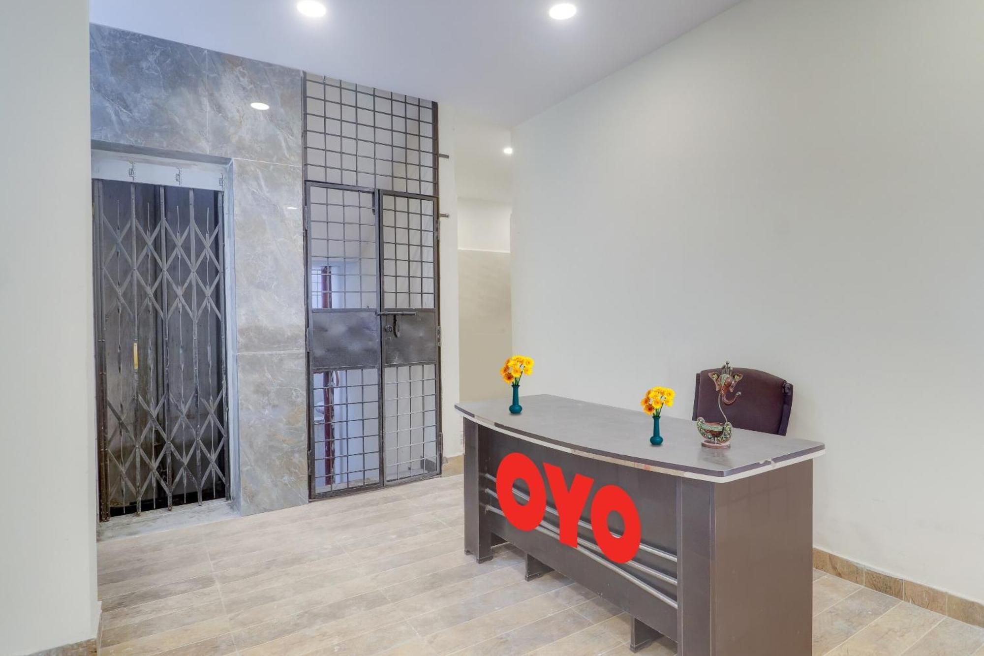 Hotel O Aayush Stay Inn Хидерабад Екстериор снимка